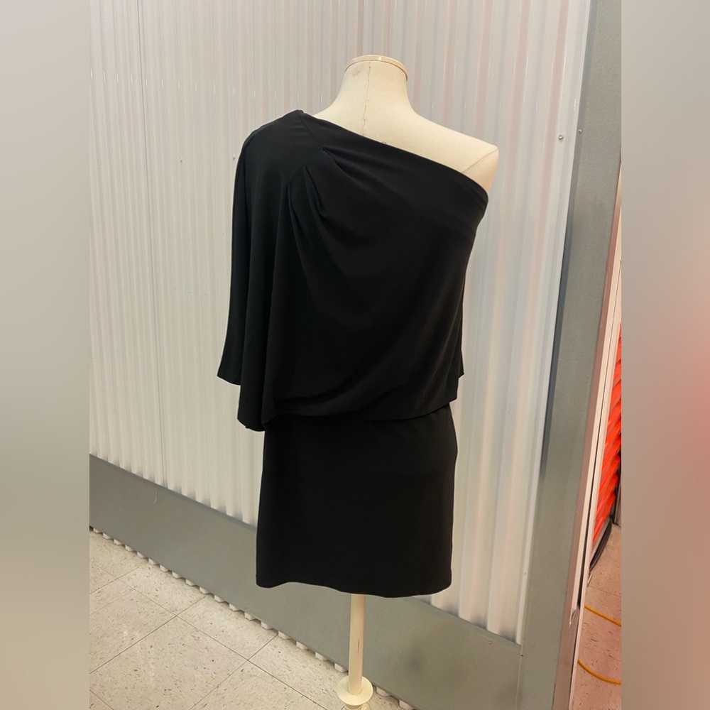 Off one shoulder, Jessica Simpson dress